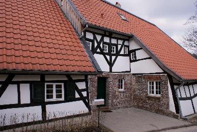 Altes Haus am Wegesrand