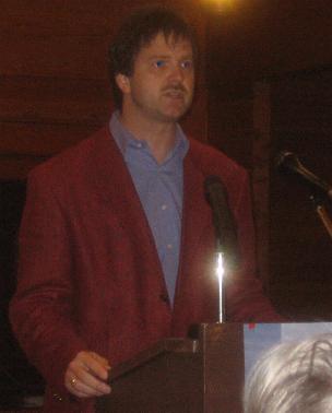 Matthias M�ller begr��t die G�ste