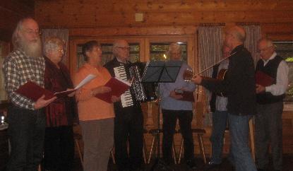 Die Singegruppe beim Vortrag