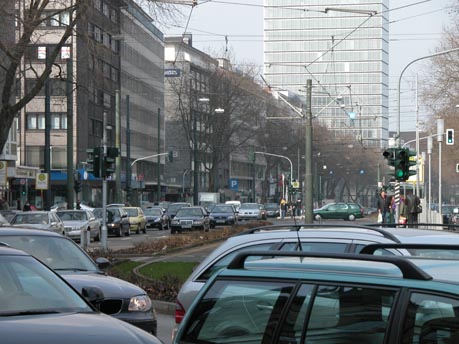 "Normaler" Verkehr auf der Berliner Allee